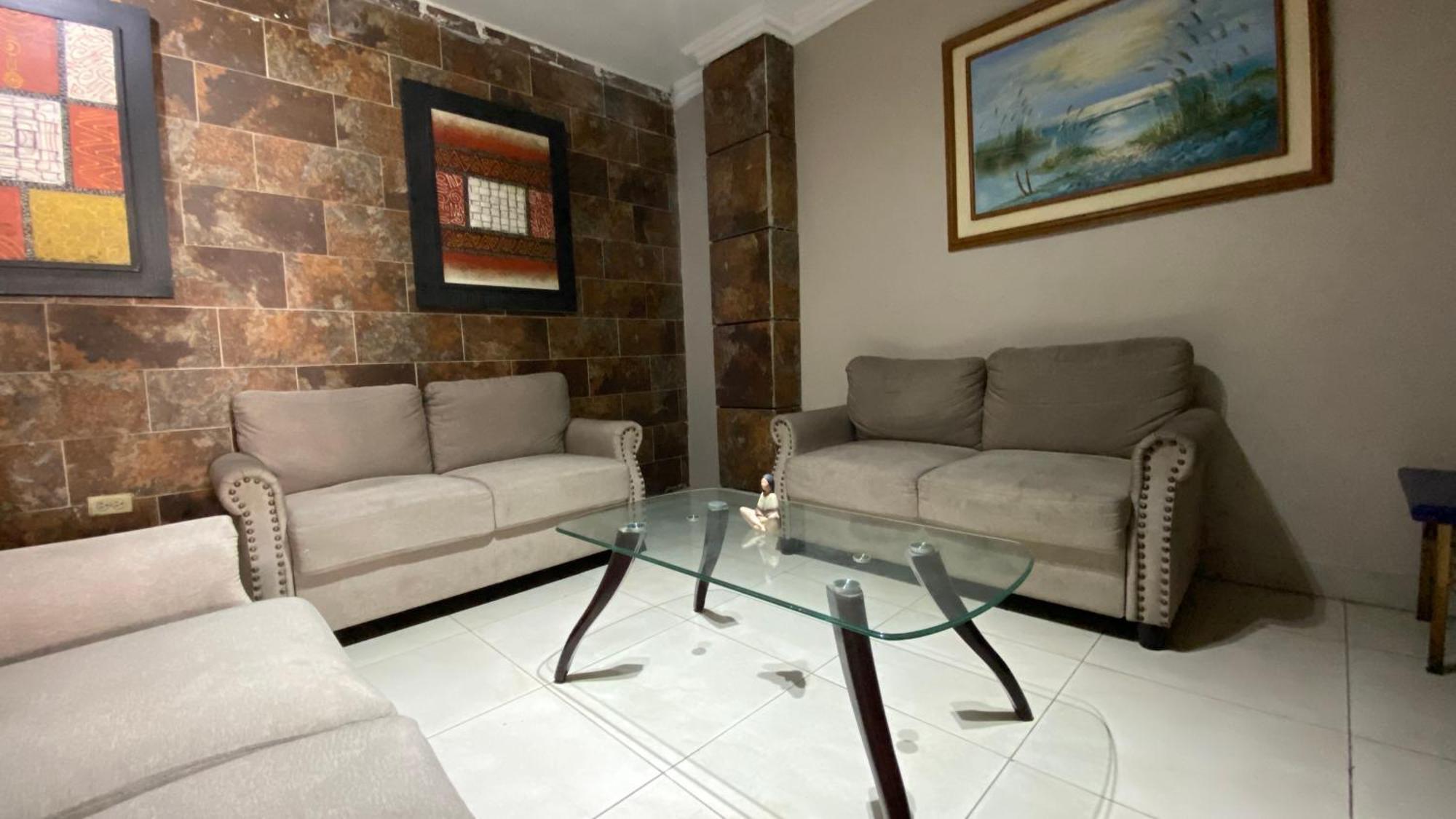 Hostal Bellagio جواياكيل المظهر الخارجي الصورة